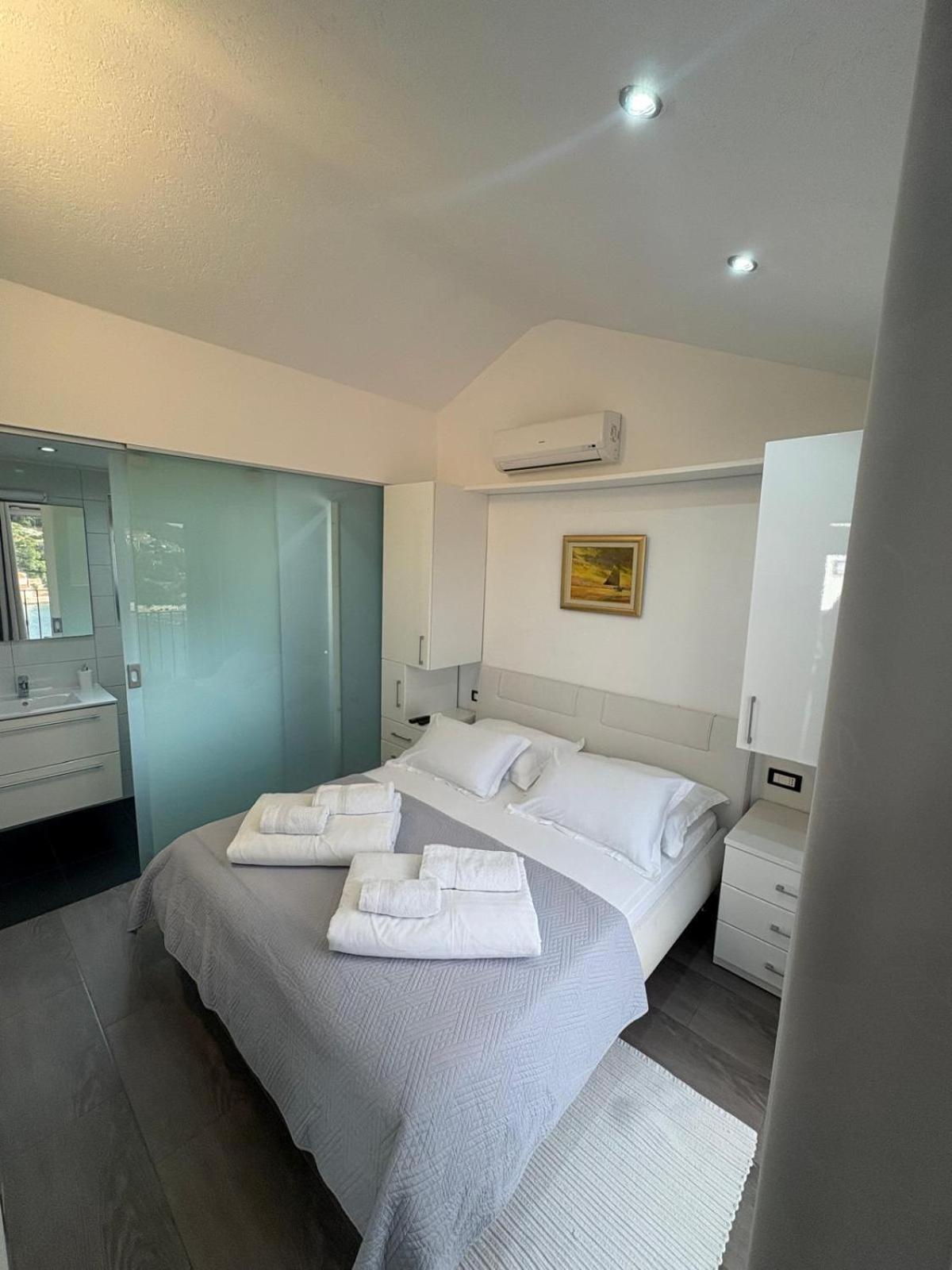 Deluxe Jelsa Apartment เยลซา ภายนอก รูปภาพ